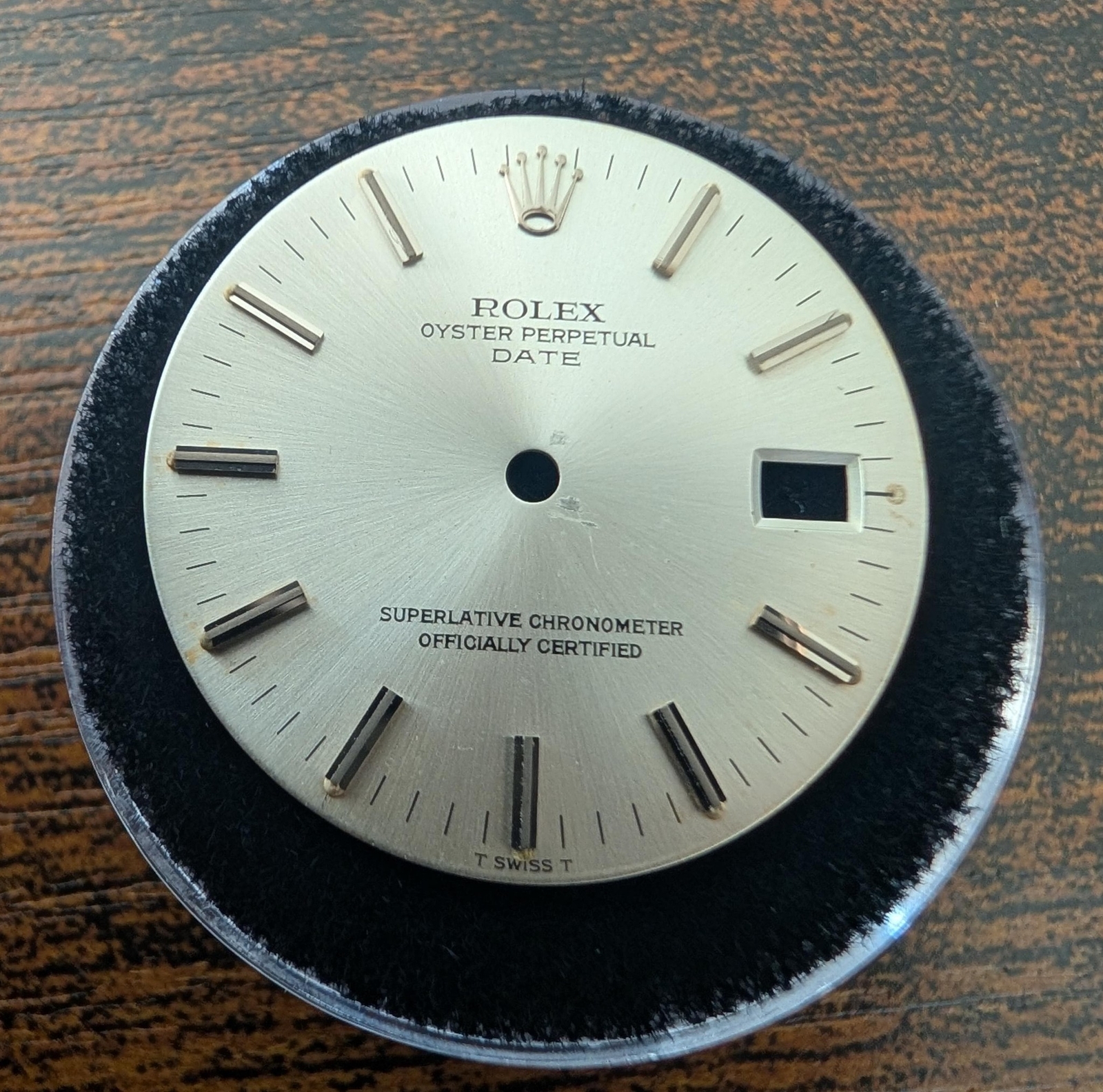 ROLEX OYSTER PERPETUAL DATE 34MM NON-QUICK DIAL – FAIR CONDITION 1500/1501