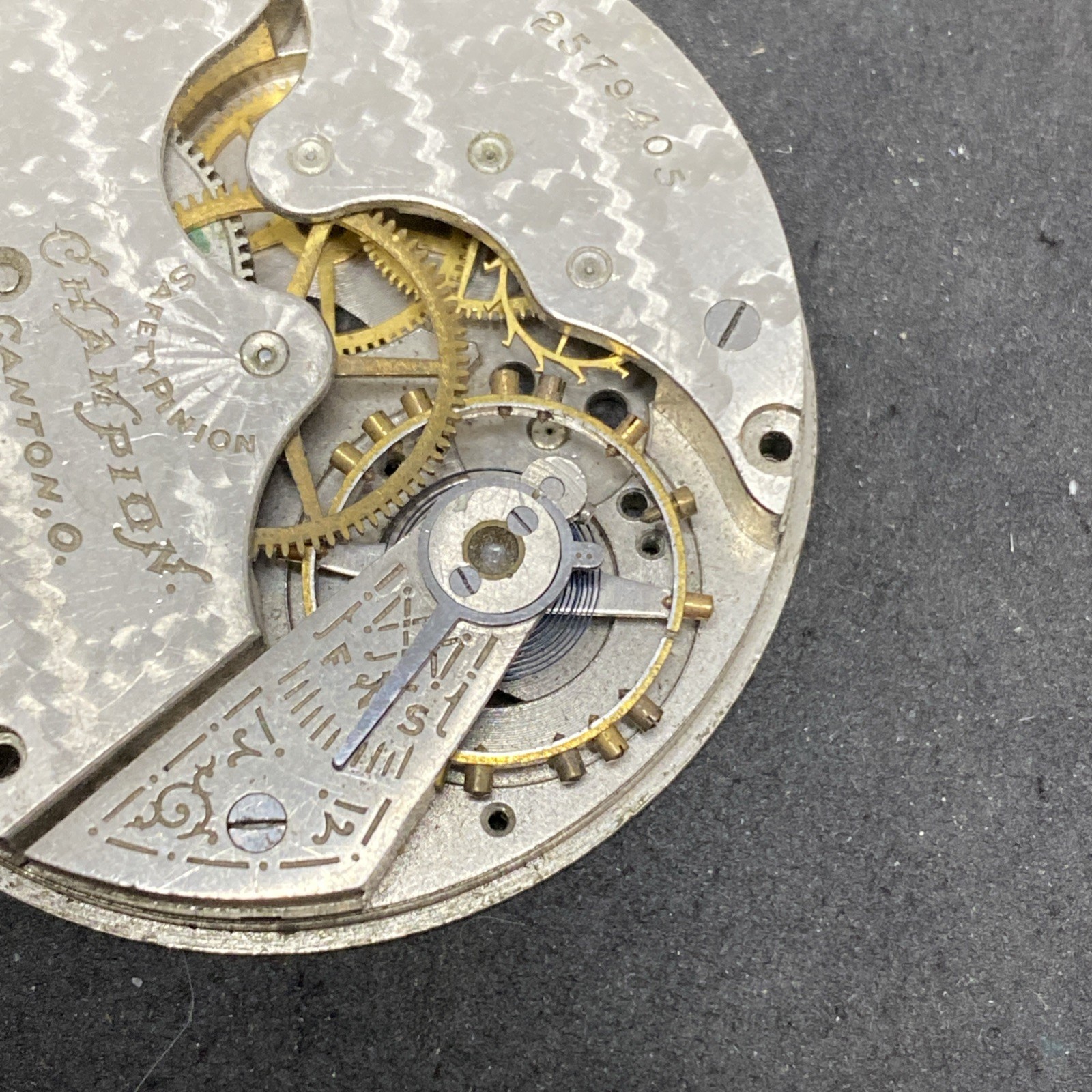 Hampden Pocket Watch Movement Champion H In Flag Size 16s 7j Hunter 3 Part F7690