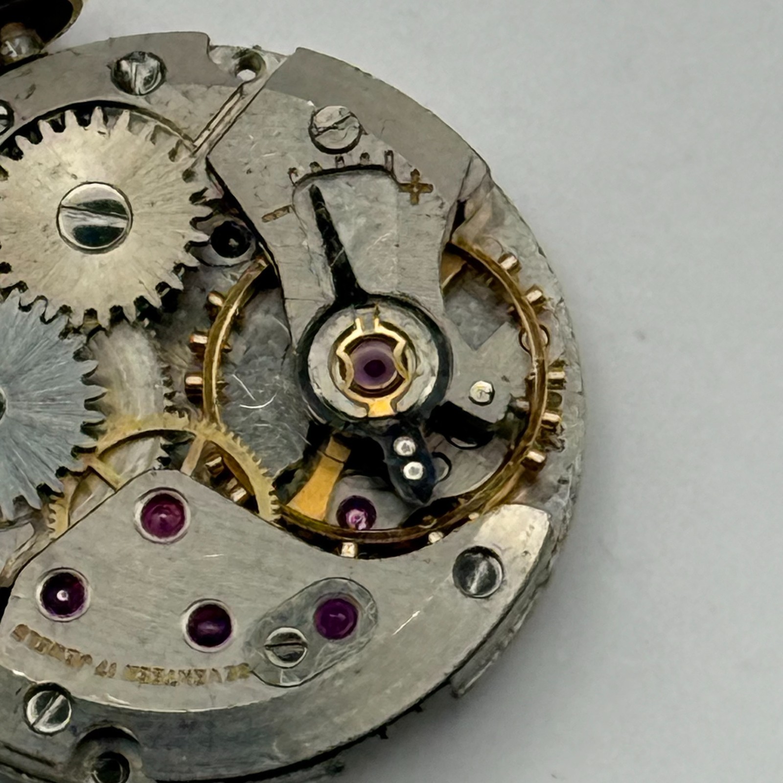 ETA 2510 Watch Movement Garrard 17 Jewels Ladies Manual Wind Vintage Parts 17.5m