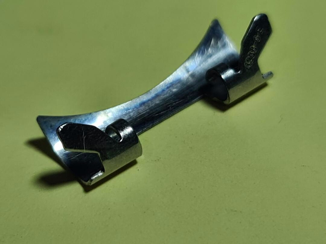 GENUINE OYSTER BRACELET NUMBER 4233 END LINK PIECE SEIKO SINGAPORE 7002-7039