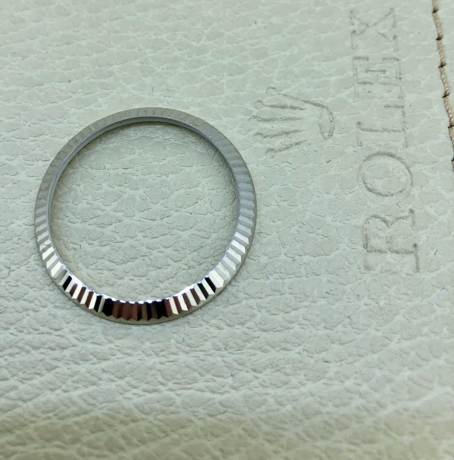 Factory Fluted Bezel, 18ct White Gold, Ladies 31mm Datejust New 17827 Models