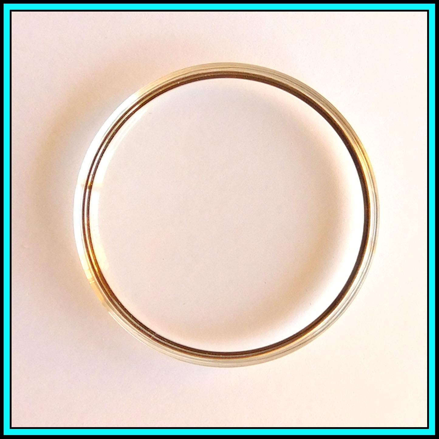 OMEGA – Original Plastic Plexi-Glass – Diameter 33.60 x 4.00 mm (NEW OLD STOCK)