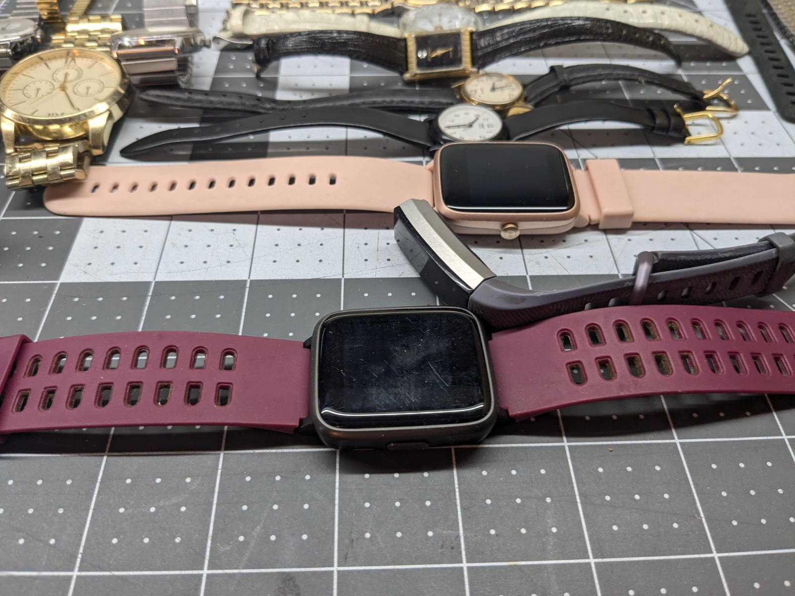Bulk Watch Lot Timex,Fossil,Quartz Movements 25 Watches + Accessories