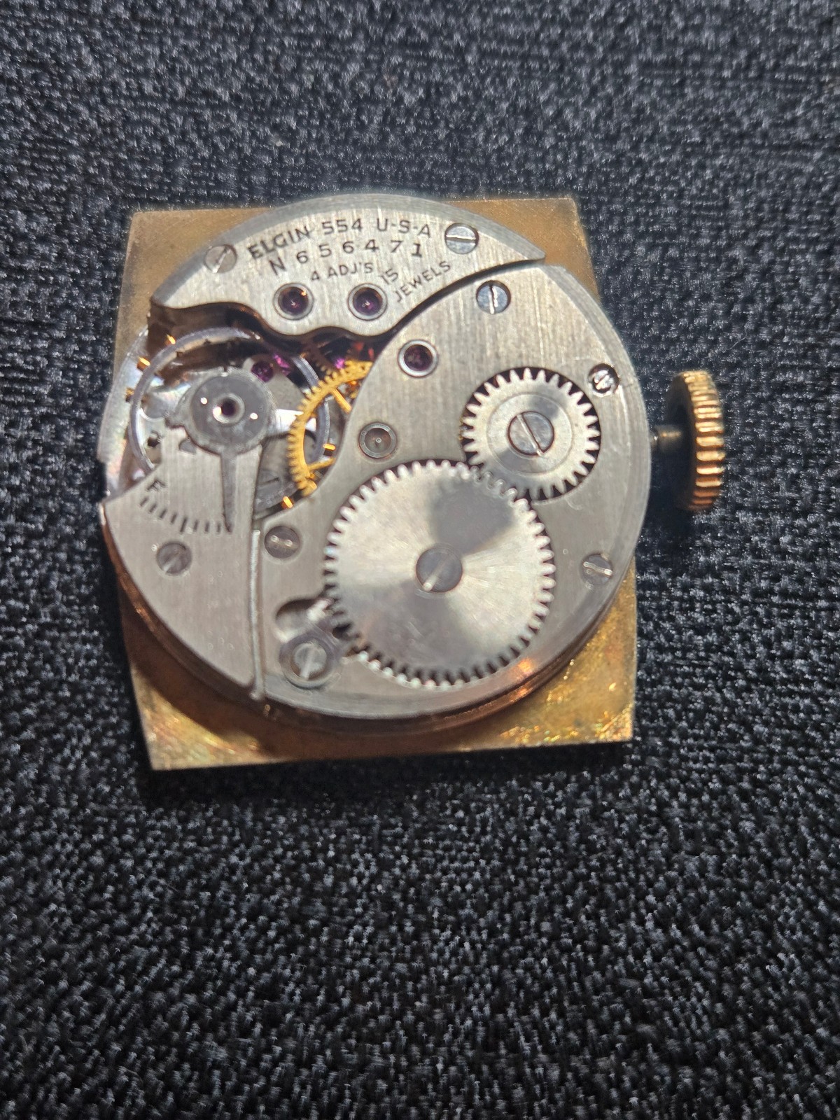Vintage Elgin Manual Wind 15J 554 Wrist Watch Movement lot.we