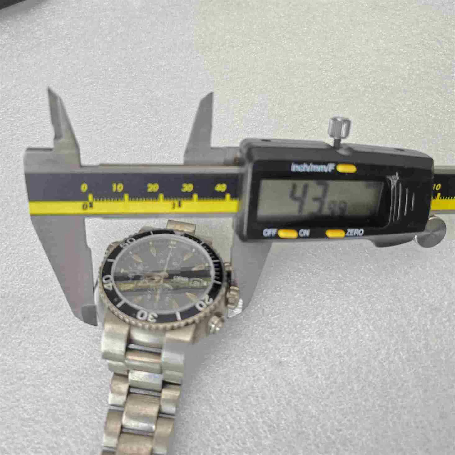 ORIS AQUIS TITAN Chronograph. Ref: 7542. Cal: ETA-7750. For Repairs