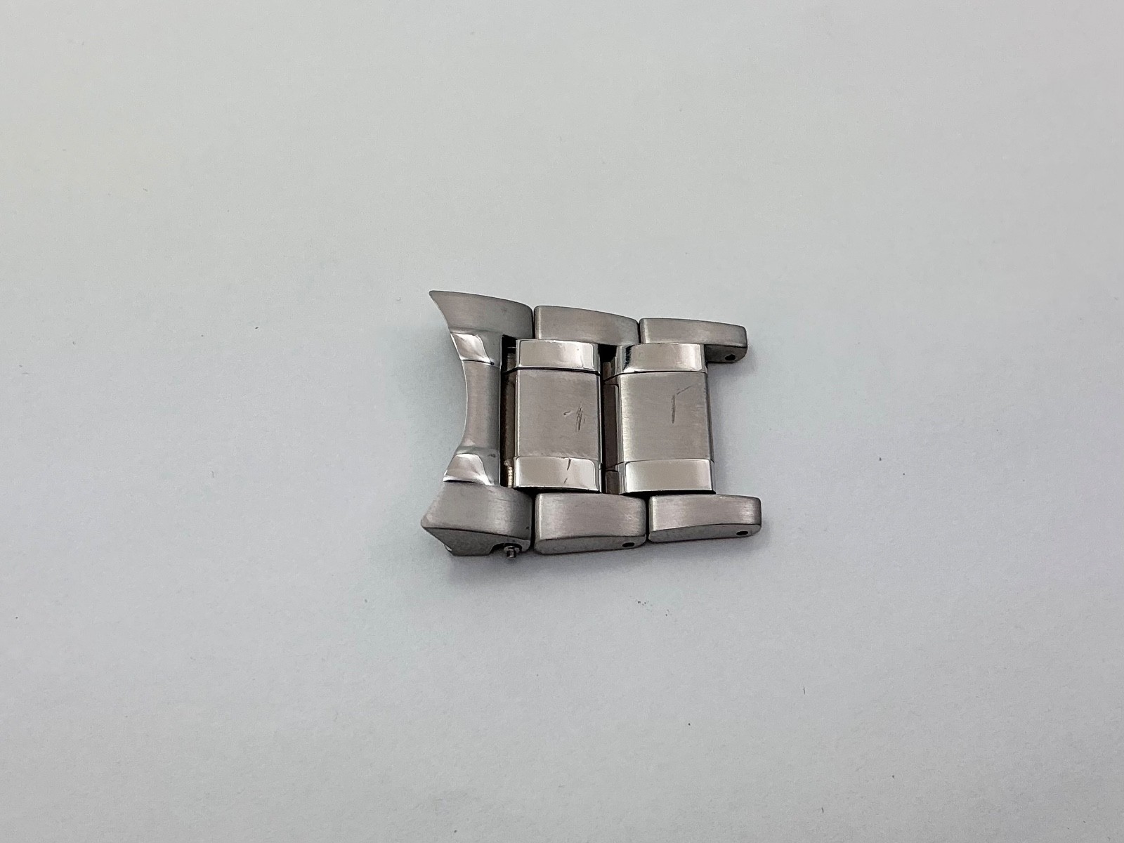 Citizen Caseback E660-R012886 CONTINUOUS Partial Band Titanium