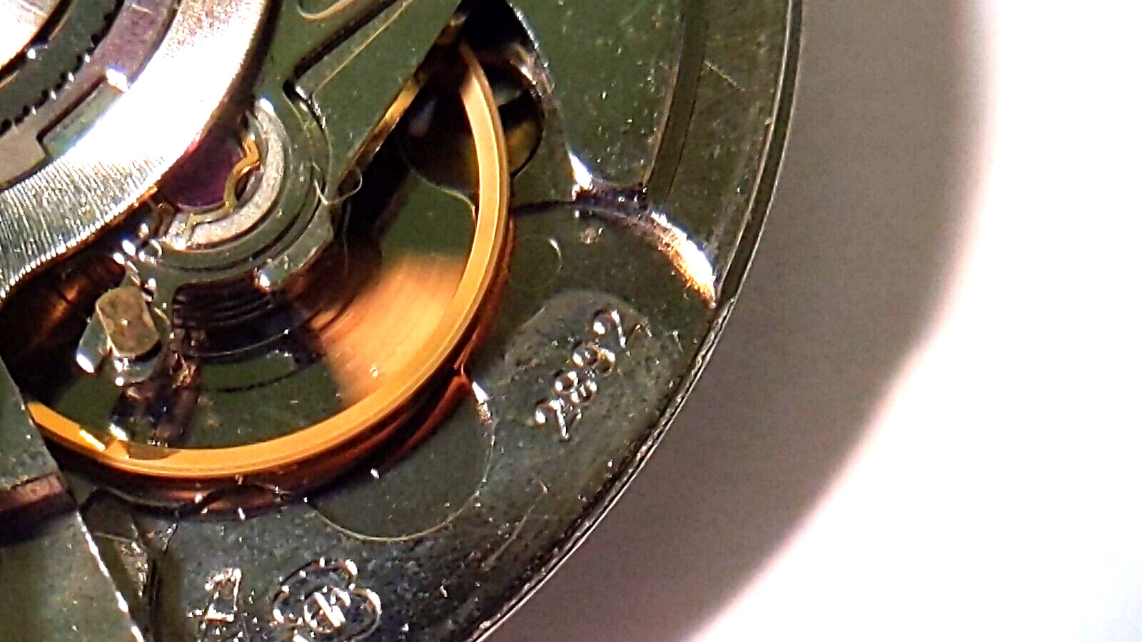 Genuine ETA 2892 movement white, Mondaine. runs. 21 Jewels XH, AS IS. for the