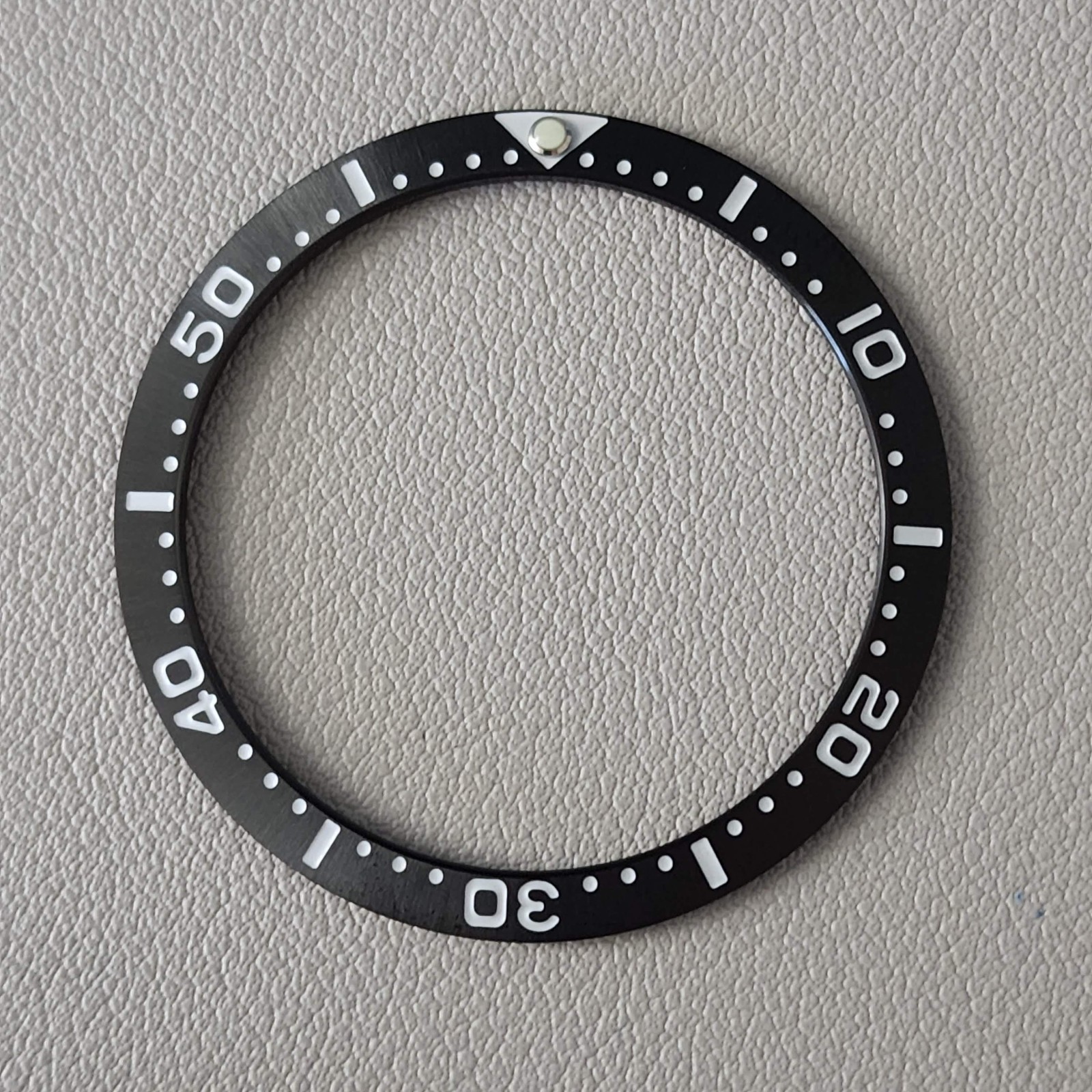 SEIKO Bezel Insert SKX007 / PIP Black Sunburst + White fonts Steel Sloped C3