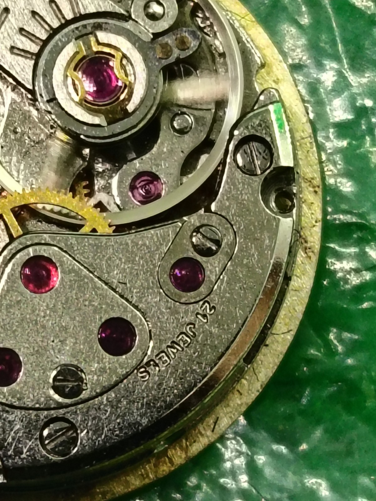 vintage Garrard ladies’ 21 Jewel manual-wind watch movement.