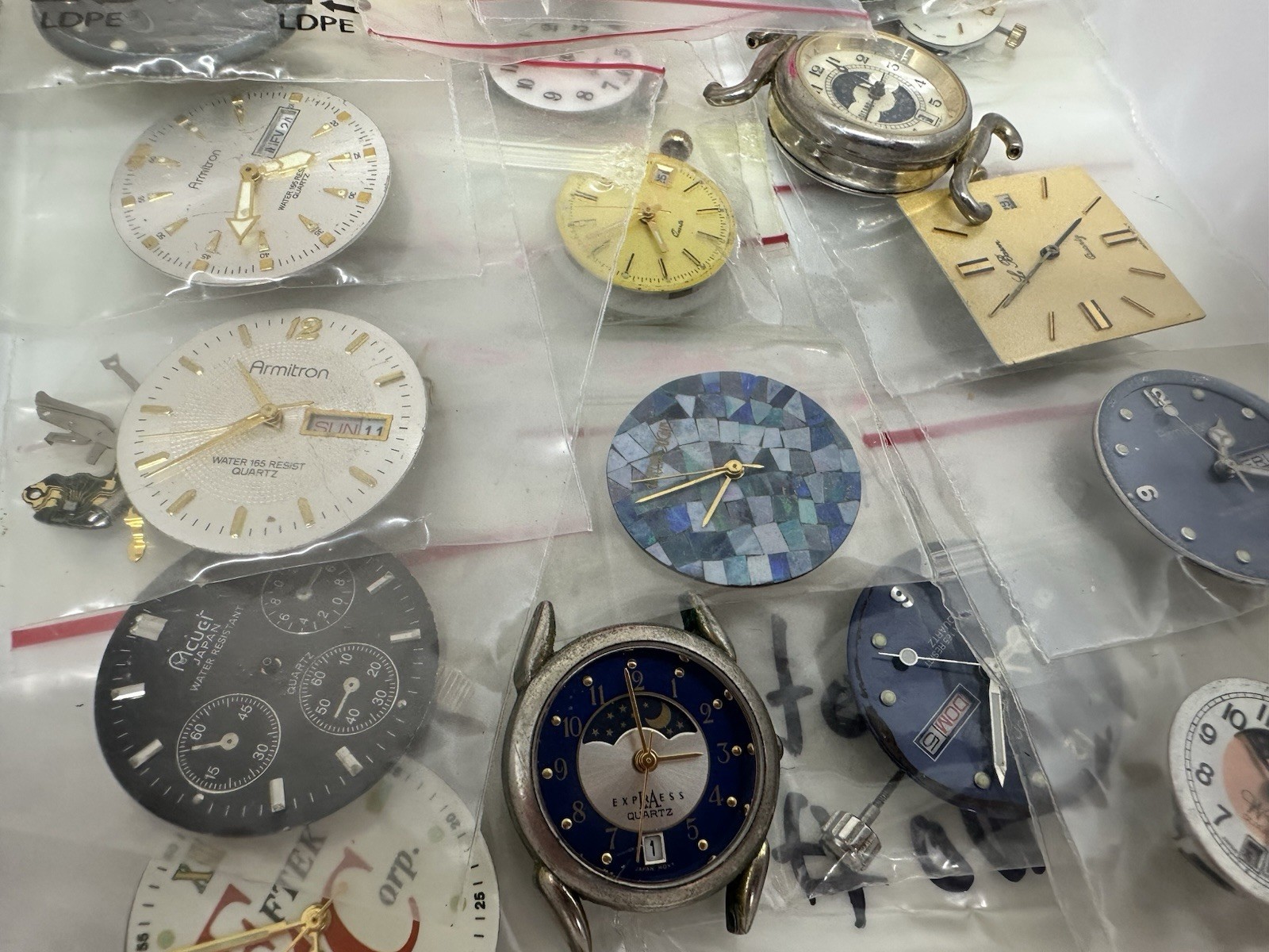 LOT 34 HATTORI MIYOTA Quartz WATCH MOVEMENTS Some Run Parts Repair Crafts