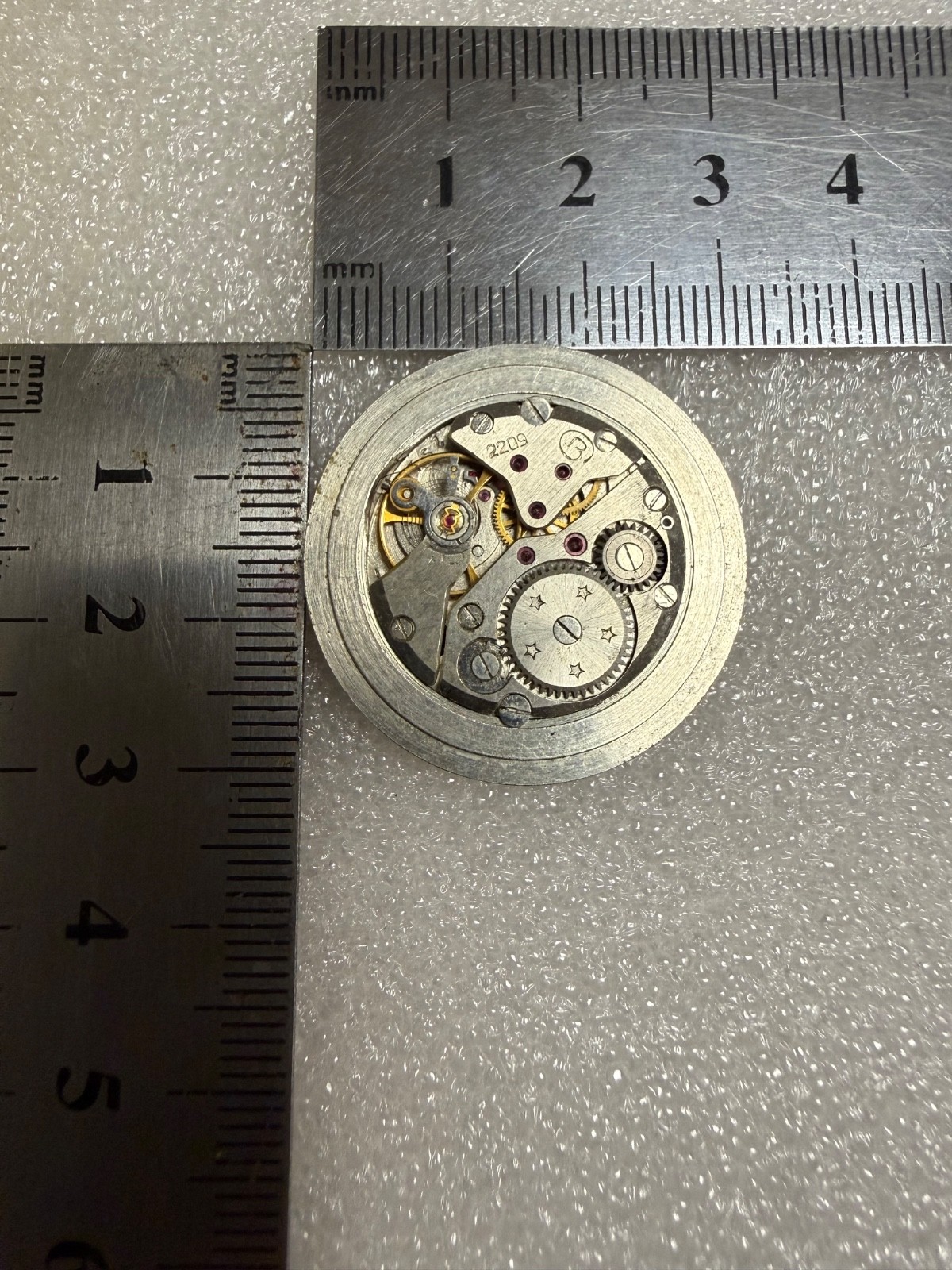 VINTAGE Vostok Wostok Cal. 2209 USSR SOVIET watch Movement. FOR PARTS