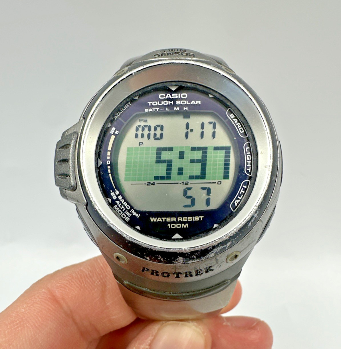Vintage Casio Pro Trek PRG-100T Tough Solar Twin Sensor Titanium Bracelet Works