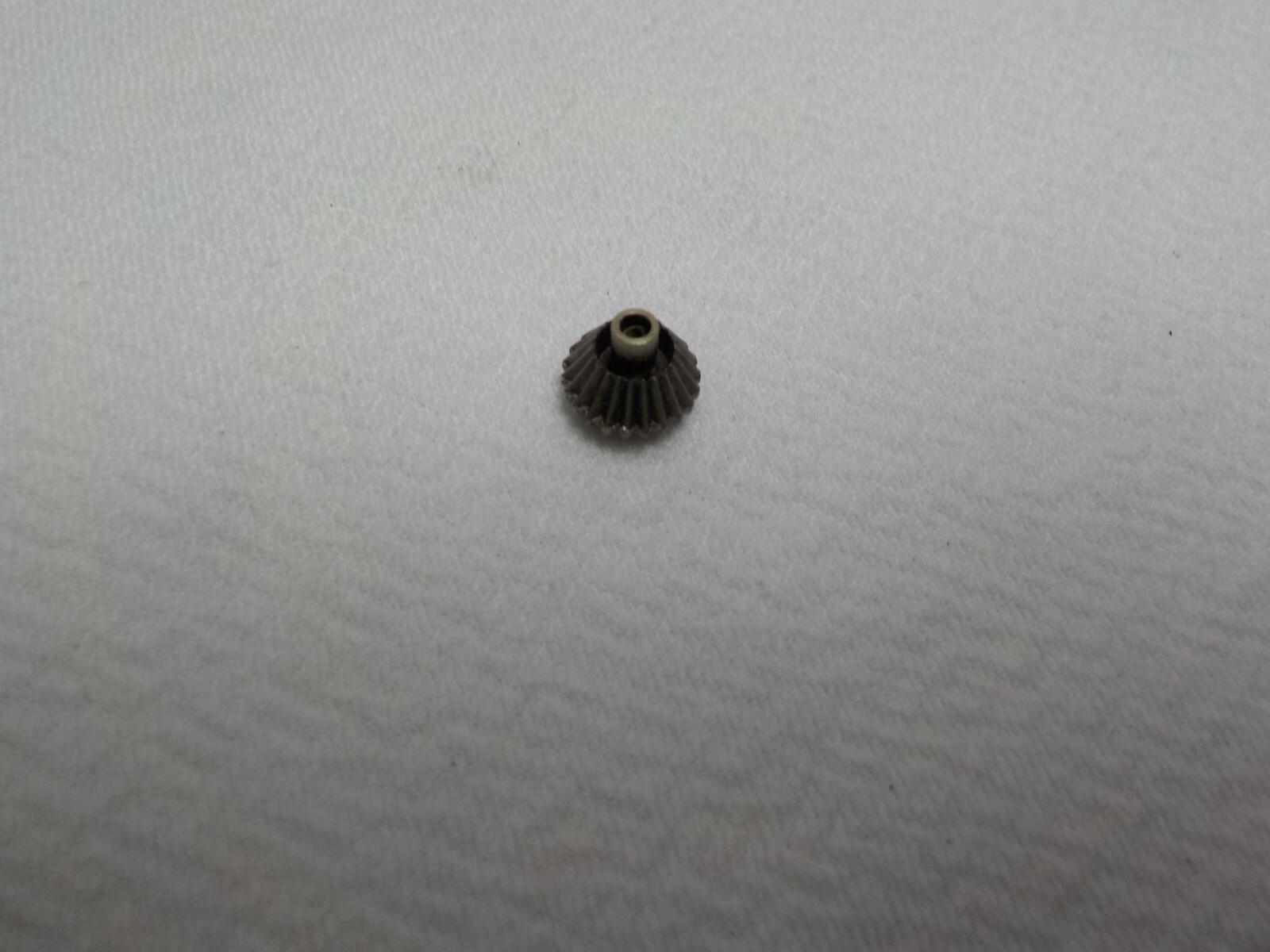 VINTAGE 8.2 MM SILVER POCKET WATCH CROWN WATCHMAKERS REPLACEMENT PART #17