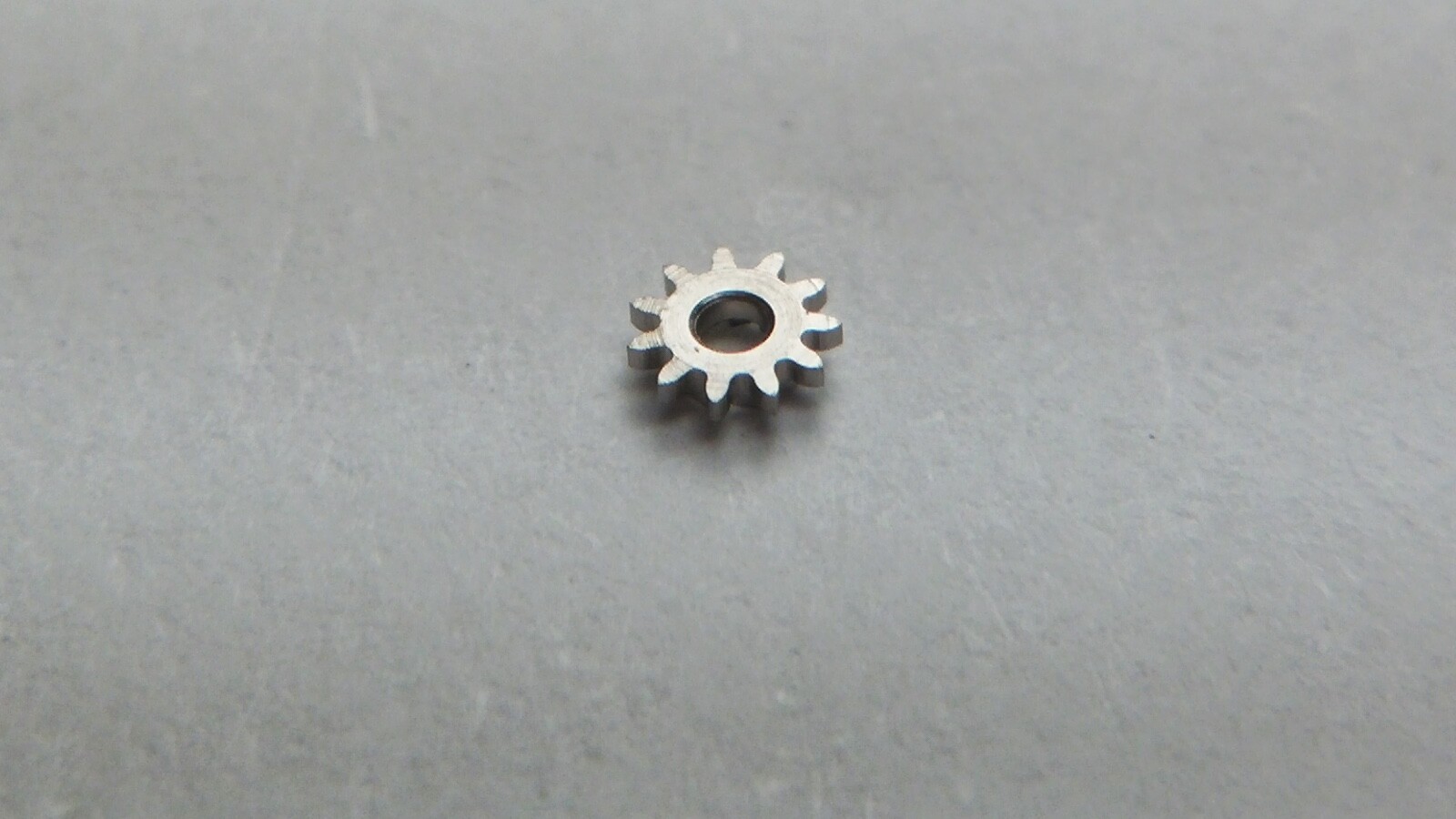 Le Coultre Winding Pinion for 814, 815 410 cal 910, 911, part 410, alarm