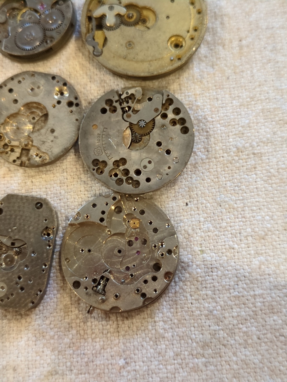 Lot Of 39 Assorted Vintage Watch Movement Parts. See the Pictures. 6.6 Ounces!!