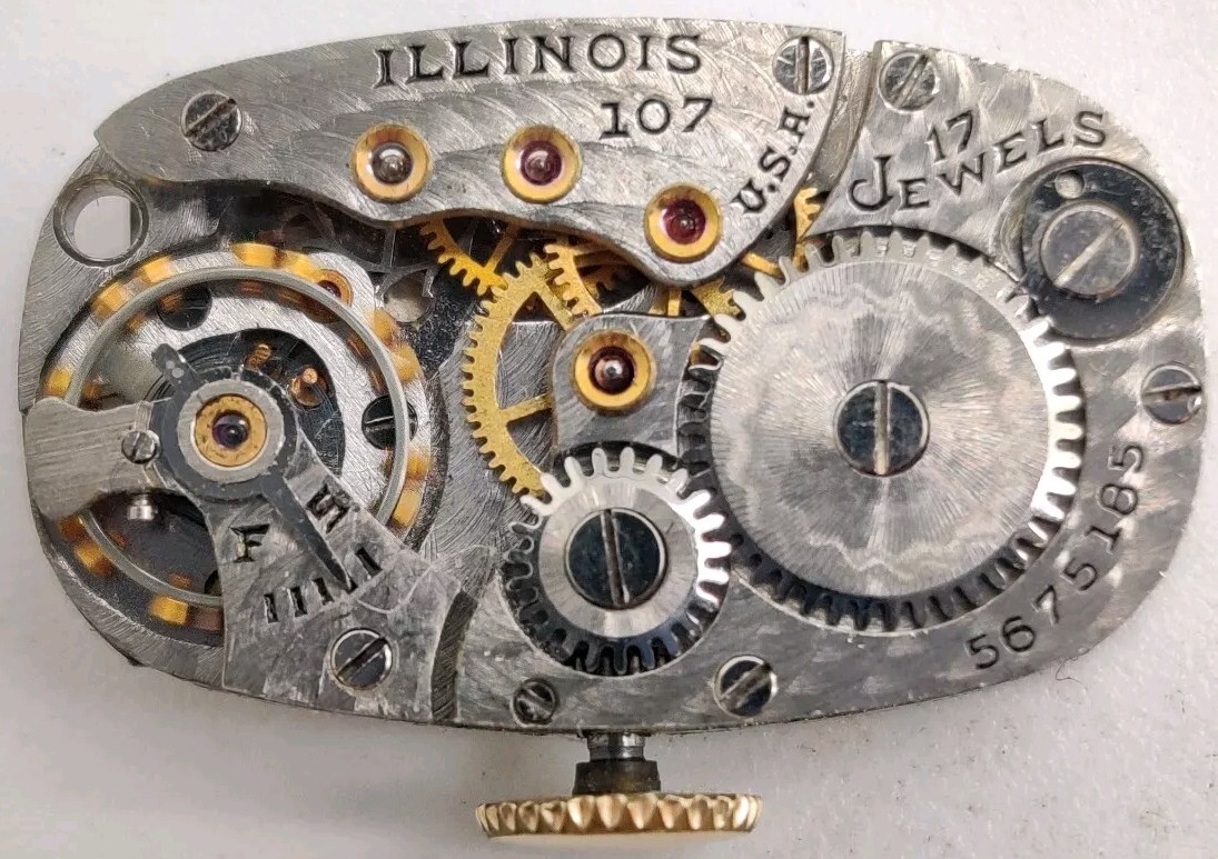 Illinois Watch Co. 107 17 jewel Wrist watch movement Running