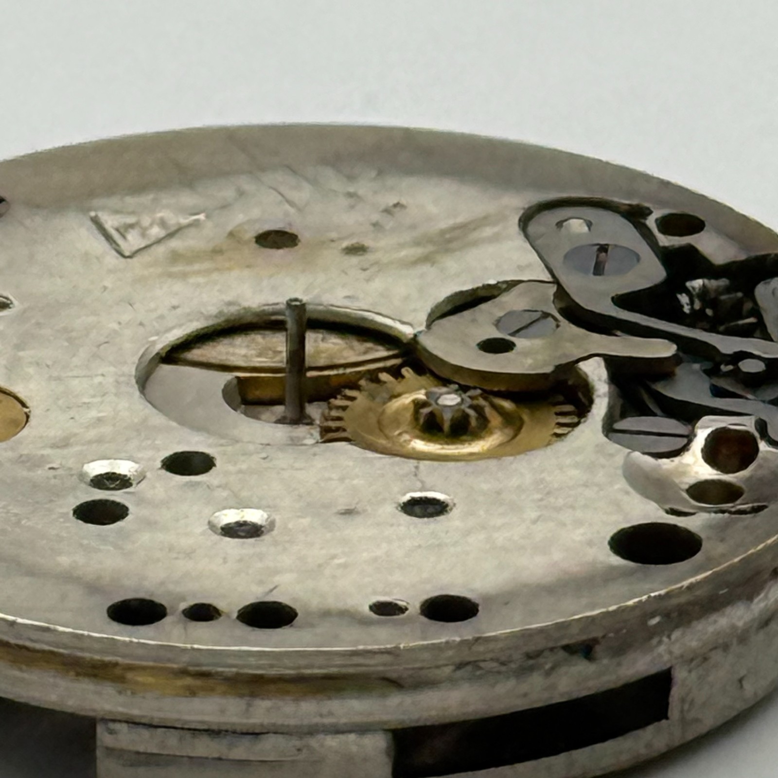 Buser Watch Movement 15 Jewels Swiss Manual Wind Vintage Parts Repair 23.2mm