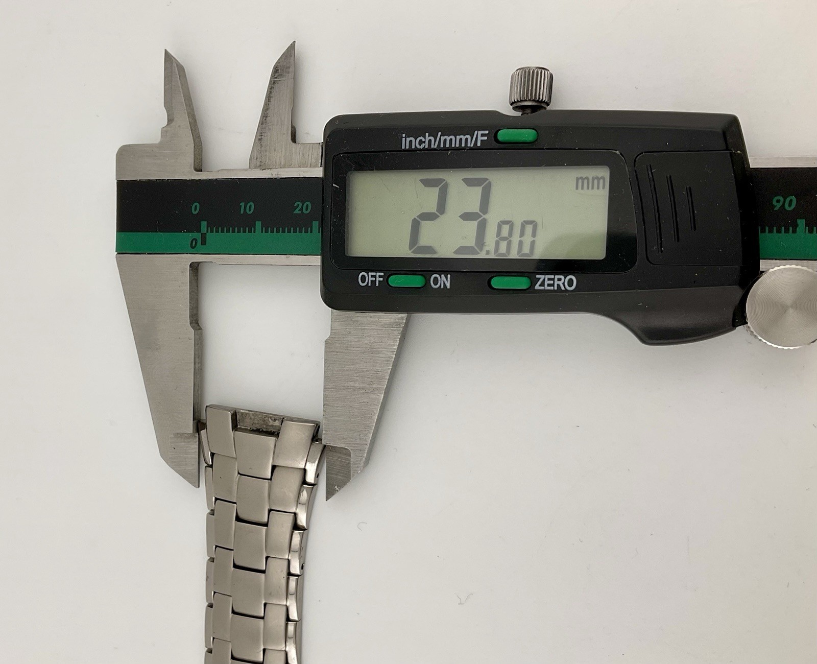 Citizen Eco Drive Titanium E111-S049610 Watch Partial Band