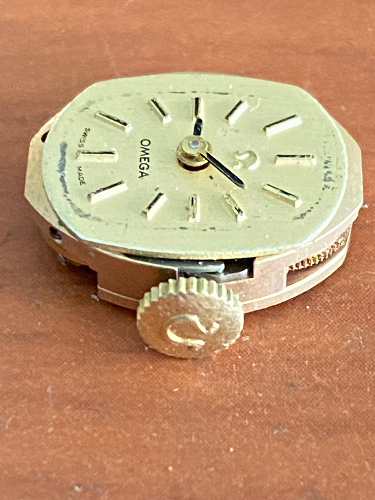VINTAGE LADIES OMEGA WRIST WATCH MOVEMENT, CAL. 1100, OVERBANKED, NOT RUNNING