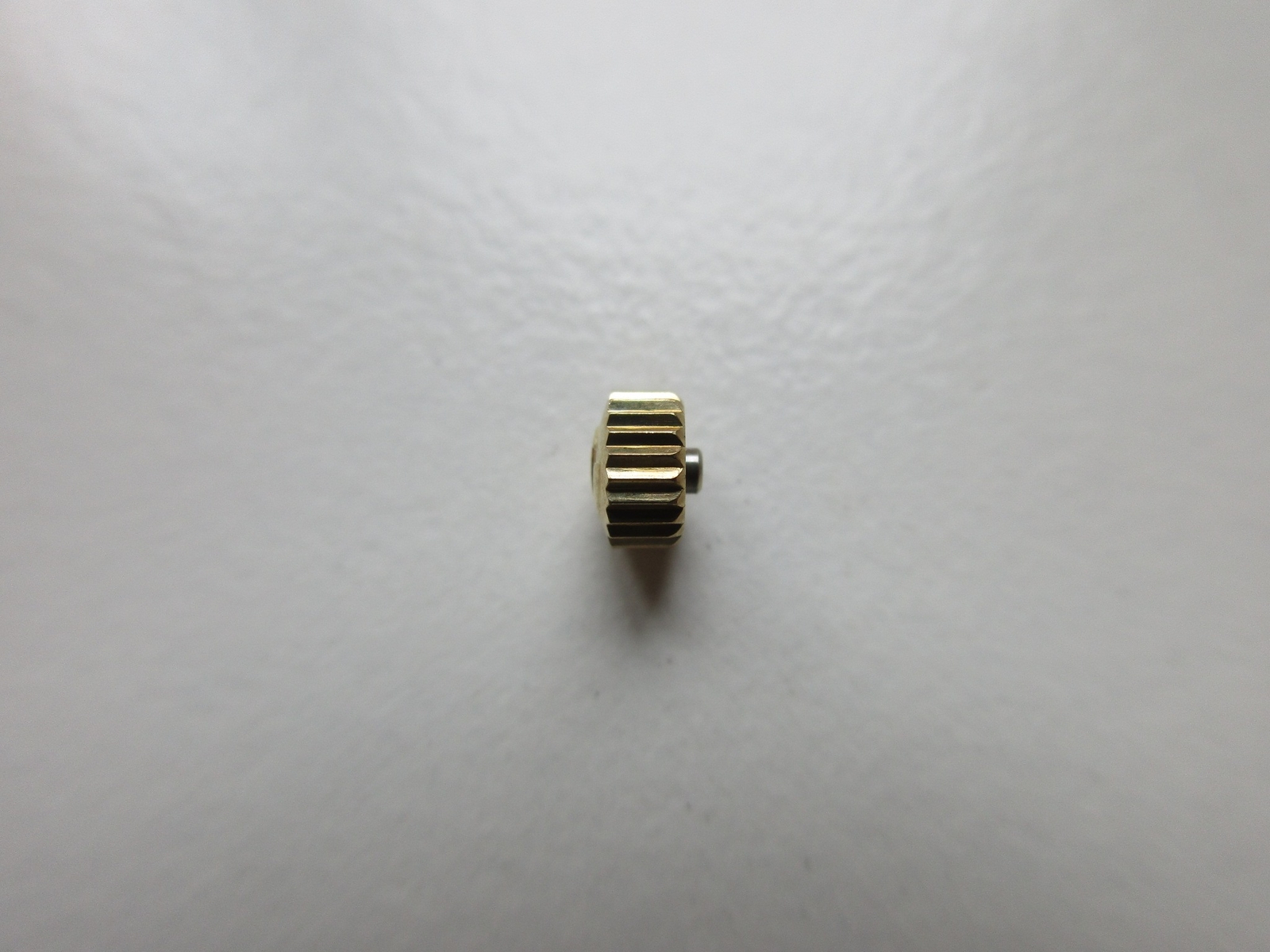 Rado N.O.S. yellow-plated watch crown ø 4.4 mm ~ stem thread 0.9 – 2.5 mm high
