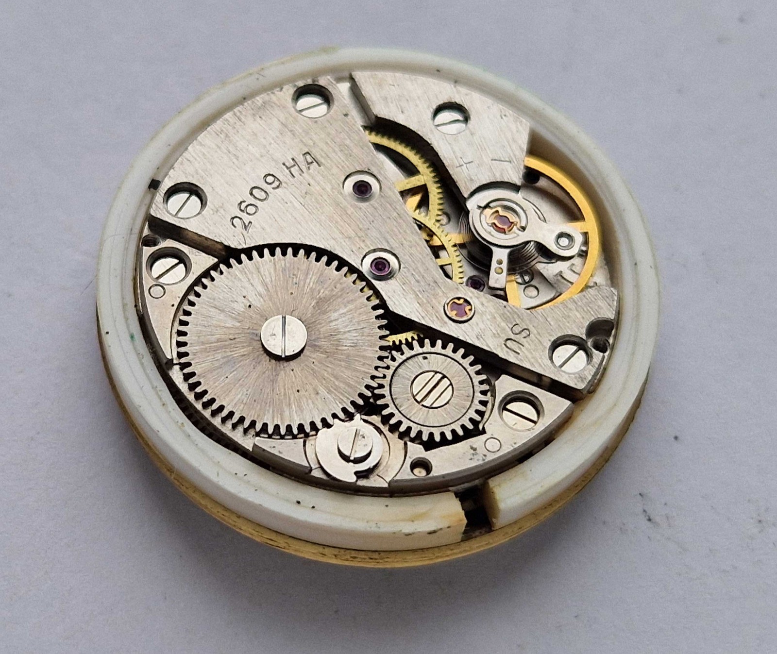RAKETA Wrist Watch Movement. 19 Jewels. Cal 2609.NP PARTS REPAIR