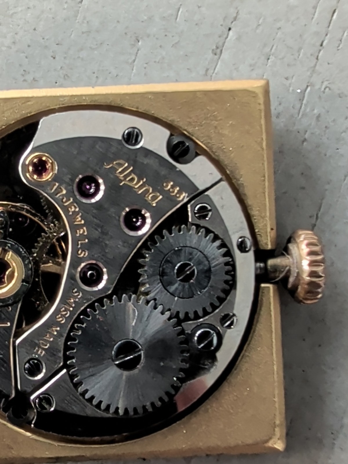 movement Alpina 556 17jewels with its dial Running For Parts