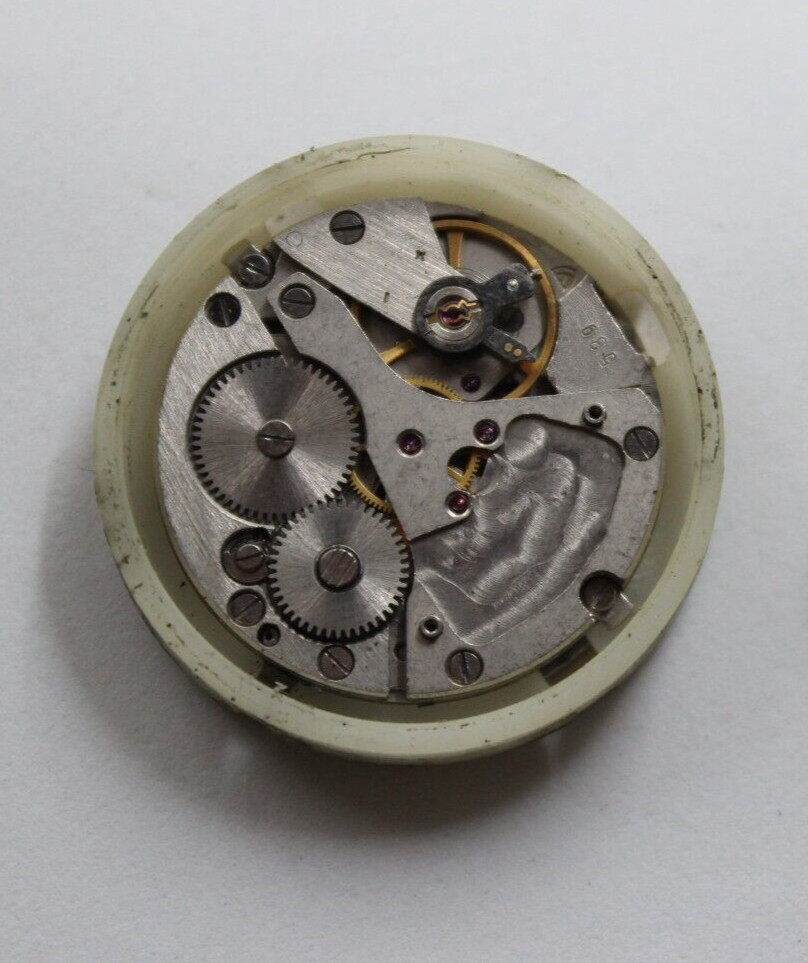 The dial with a mechanism for mens watch Chaika 2628 17 stone USSR does not work