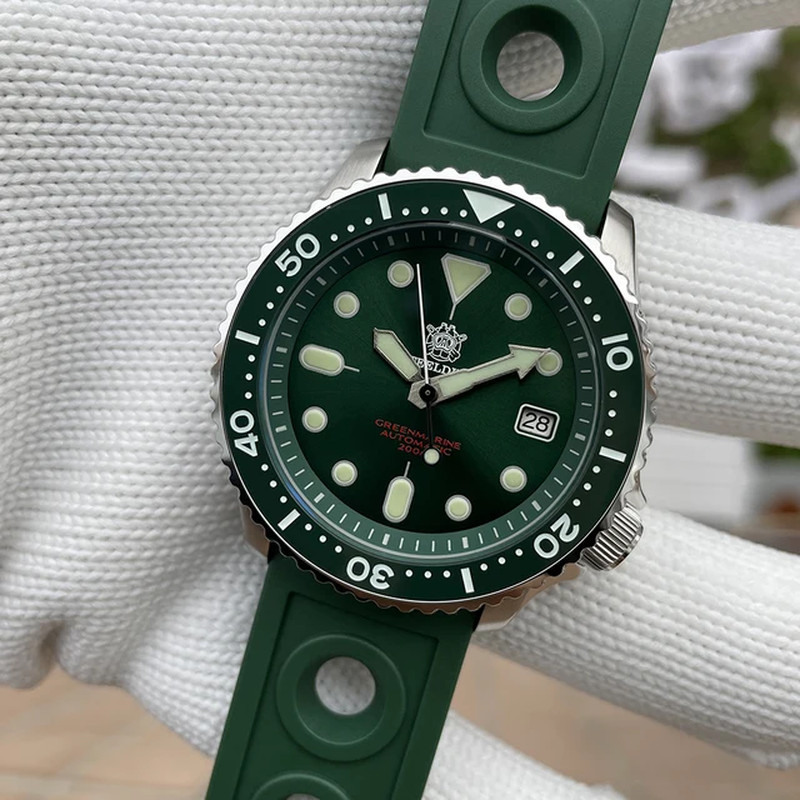 “Stunning Men’s Dive Watch with Japan NH35 Automatic Movement, Ceramic Bezel, an