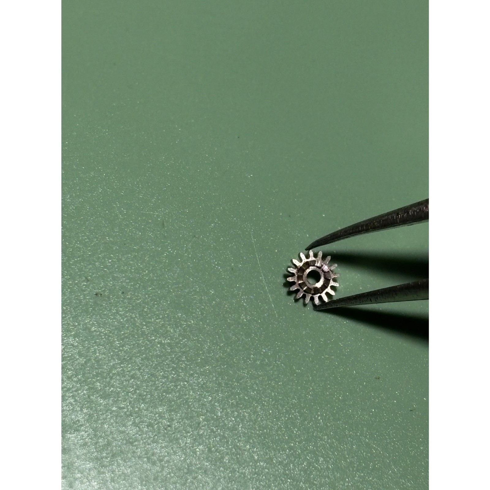 HAU cal. 238 Quickfit part #410 winding pinion for vintage men’s watch