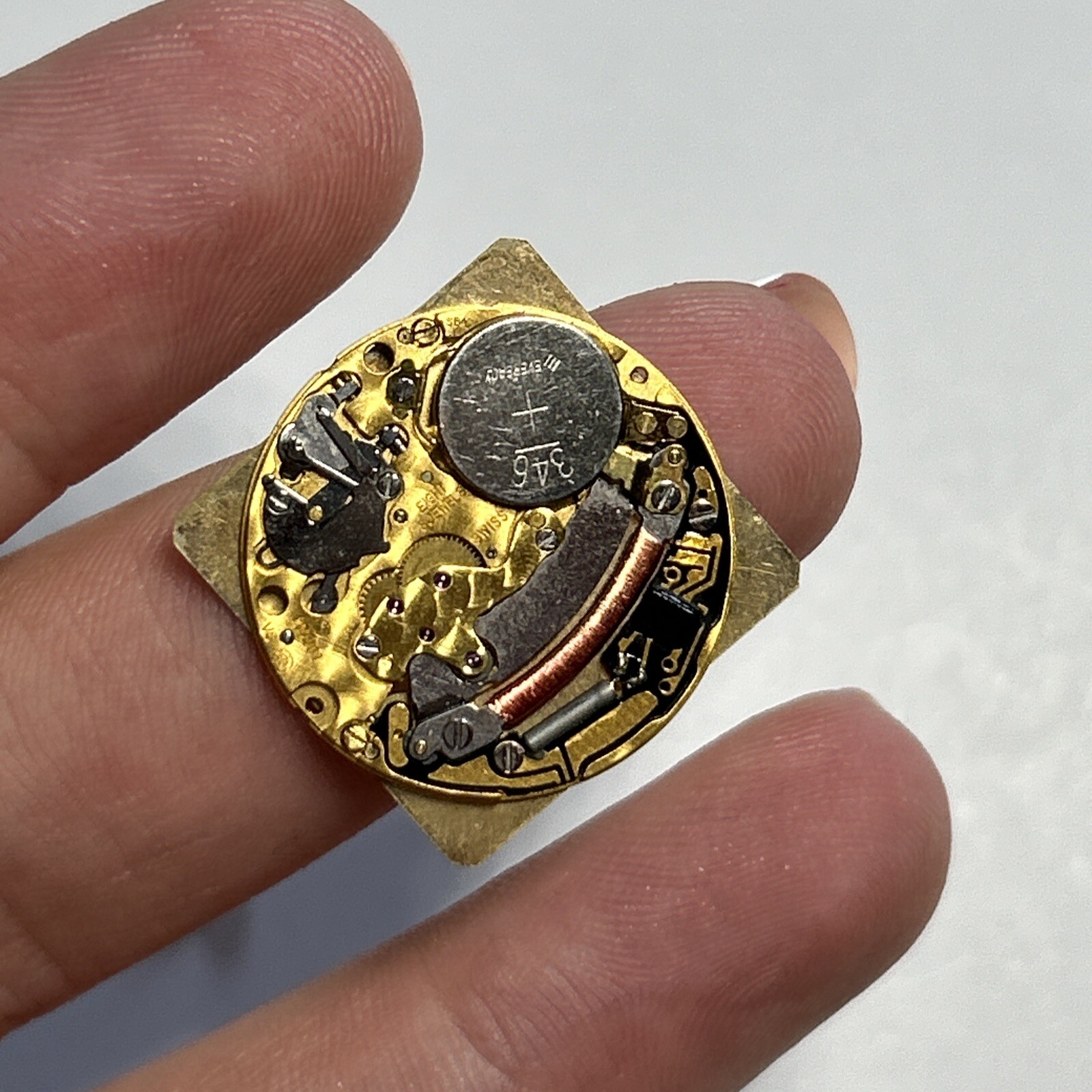 Collectible CORUM 18k Gold Dial Quartz 8J Cal 210001 Swiss Watch Movement