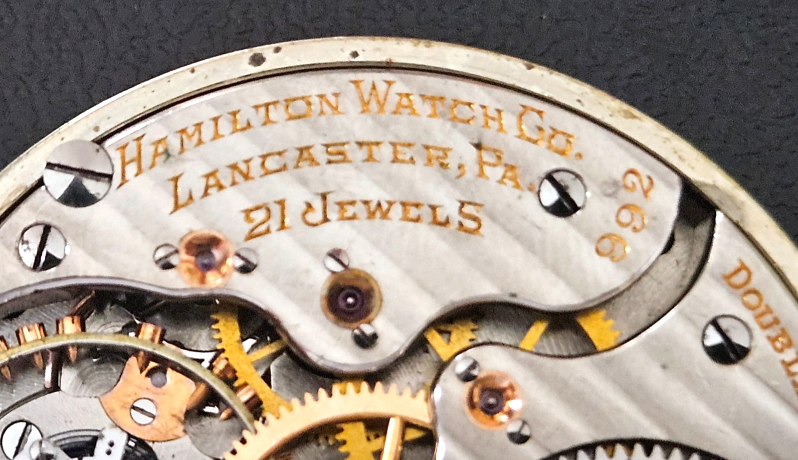HAMILTON GRADE 992 5POS 16S 21J Watch Movement (BALANCE RUNS WHEN ROTATED) 105