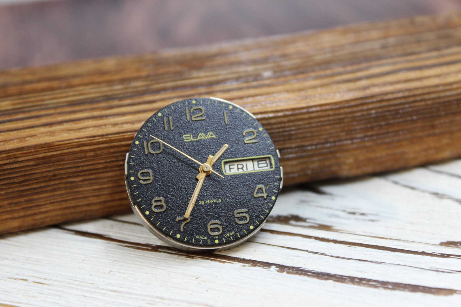 The dial of the men’s watch Slava 2628 26 stone of the USSR does not work