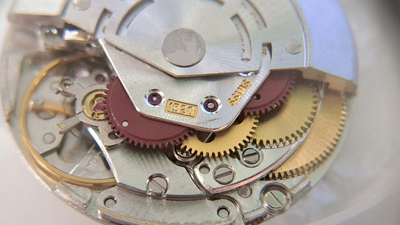 Genuine Original Rolex 1520 movement pre-owned. runs. for repair or for parts