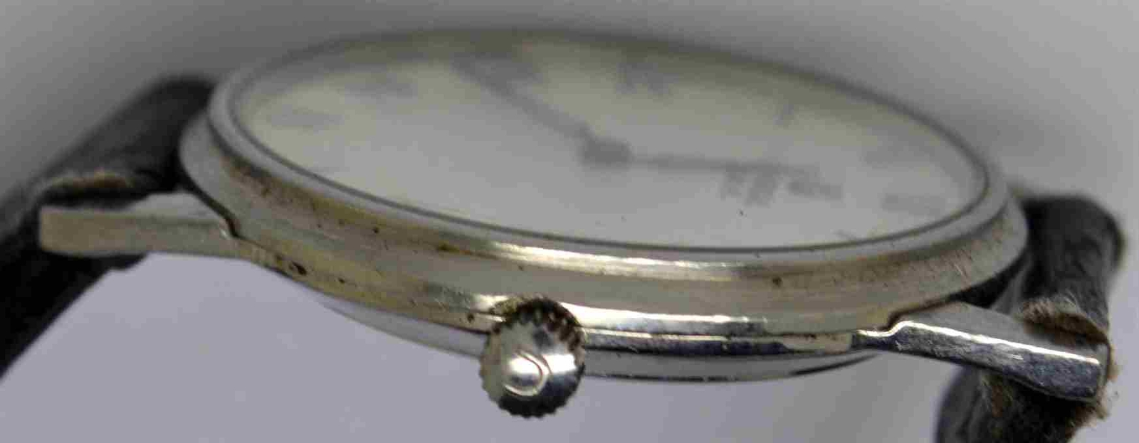 VTG UNIVERSAL GENEVE Manual Wind Steel Wristwatch. Ref: 1-568, Cal: 1-42