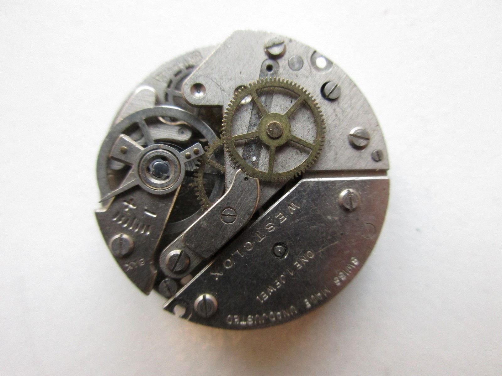 EB Bettlach cal. 1459 Swiss watch movement – balance moves – for parts