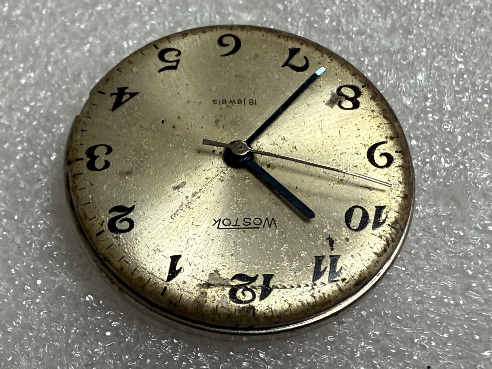 VINTAGE Vostok Wostok Cal. 2209 USSR SOVIET watch Movement. FOR PARTS