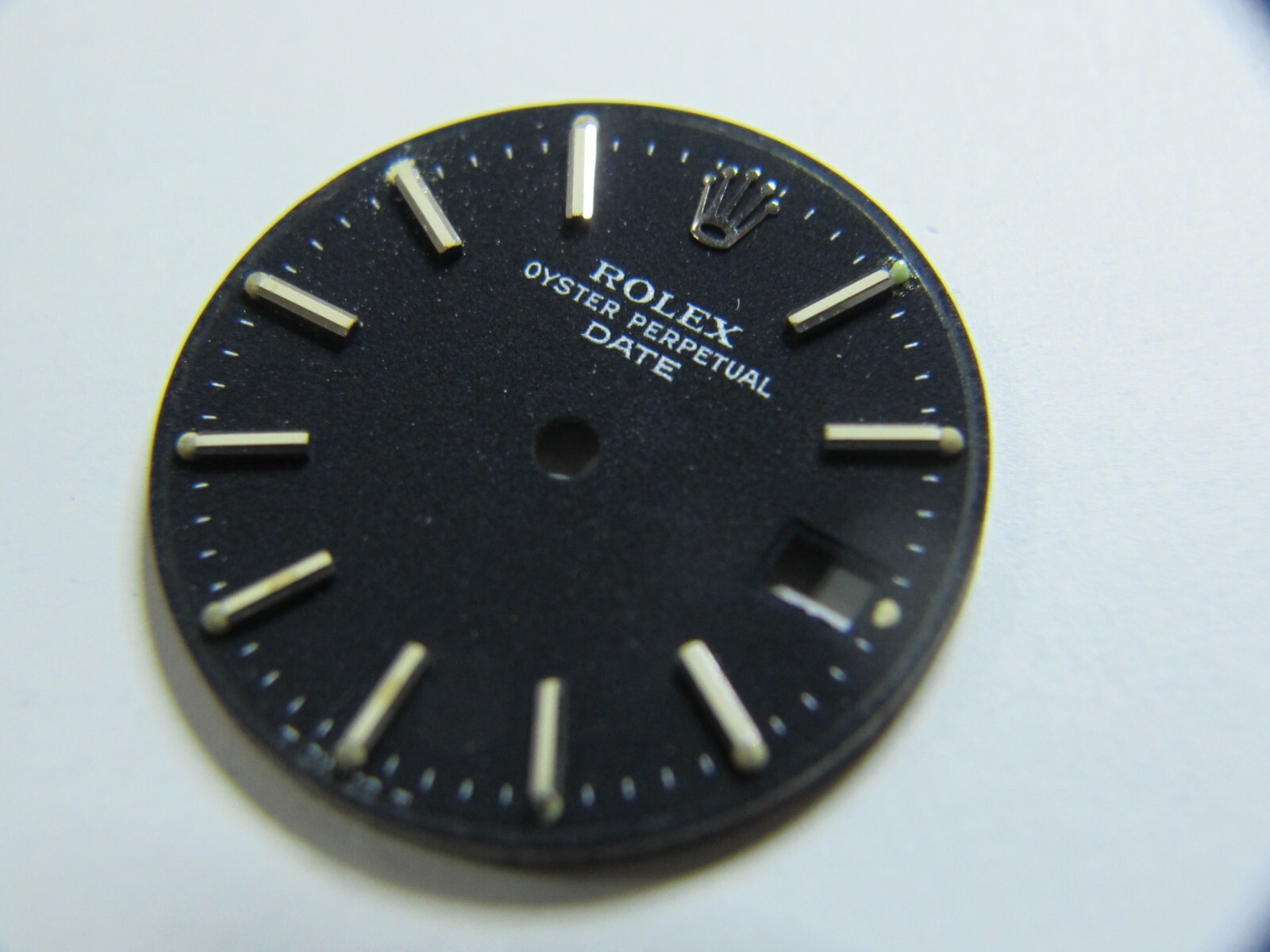 ROLEX OYSTER PERPETUAL DATE BLACK DIAL WITH SILVER STICK MARKERS 20mm