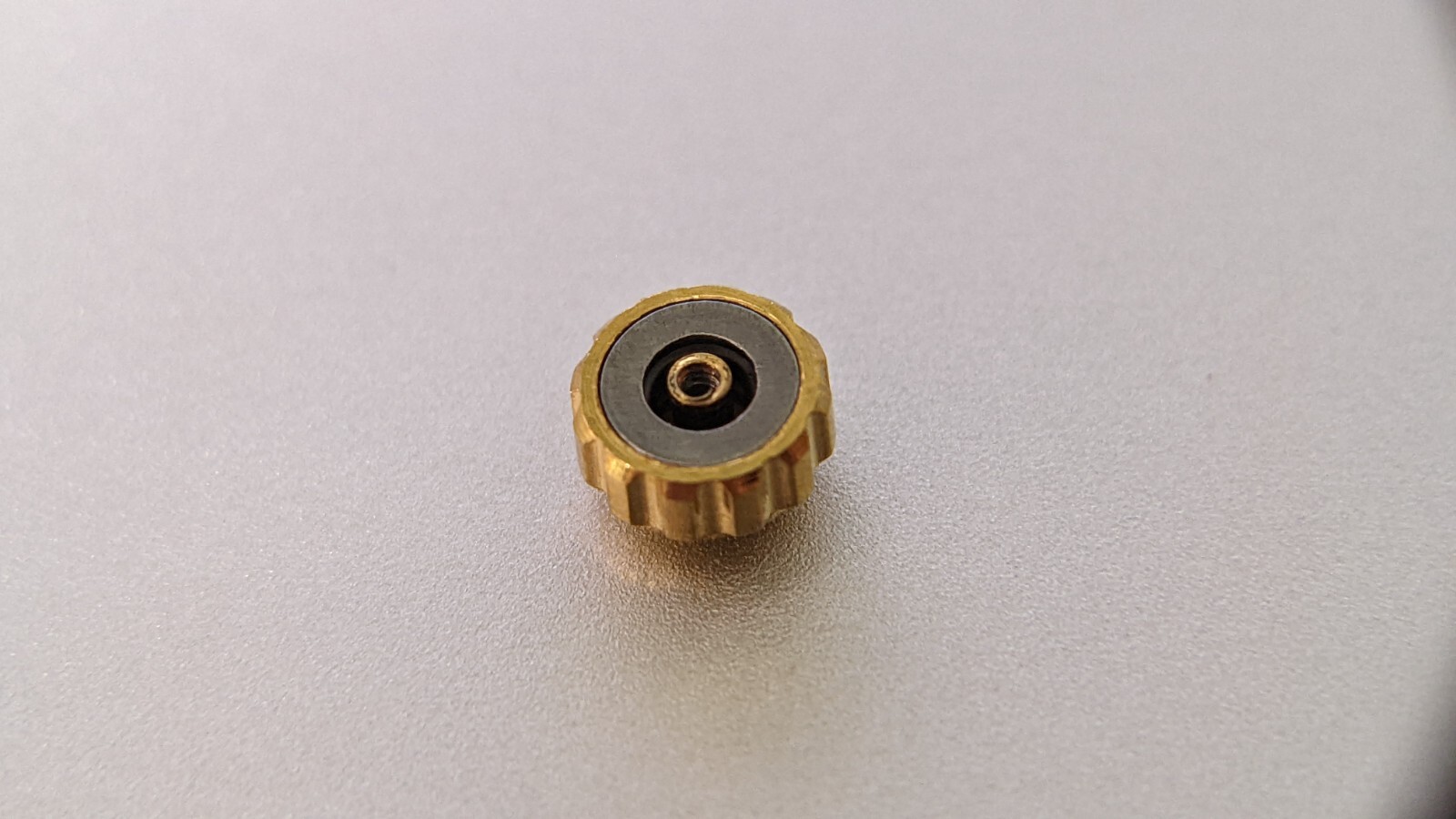Ω OM yellow CROWN 5.0 x 2.0 tap 10Y (0.90mm stem thread) Unbranded (clover?)