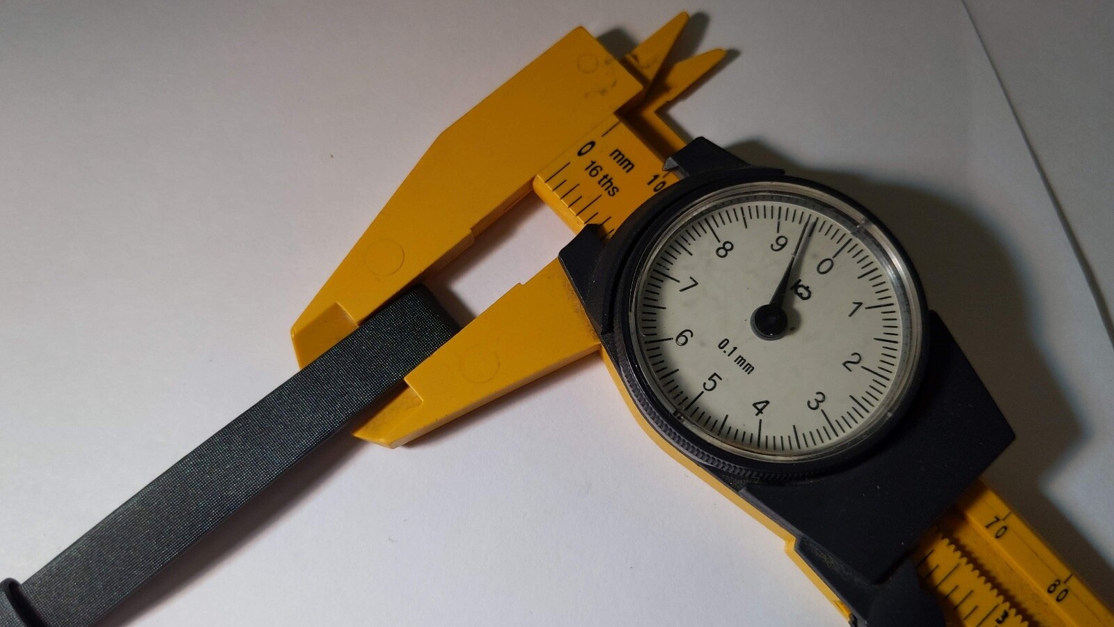 Calvin Klein Grey/Gray/Gris Band/Strap Stylish 9mm at the watch, 9mm.