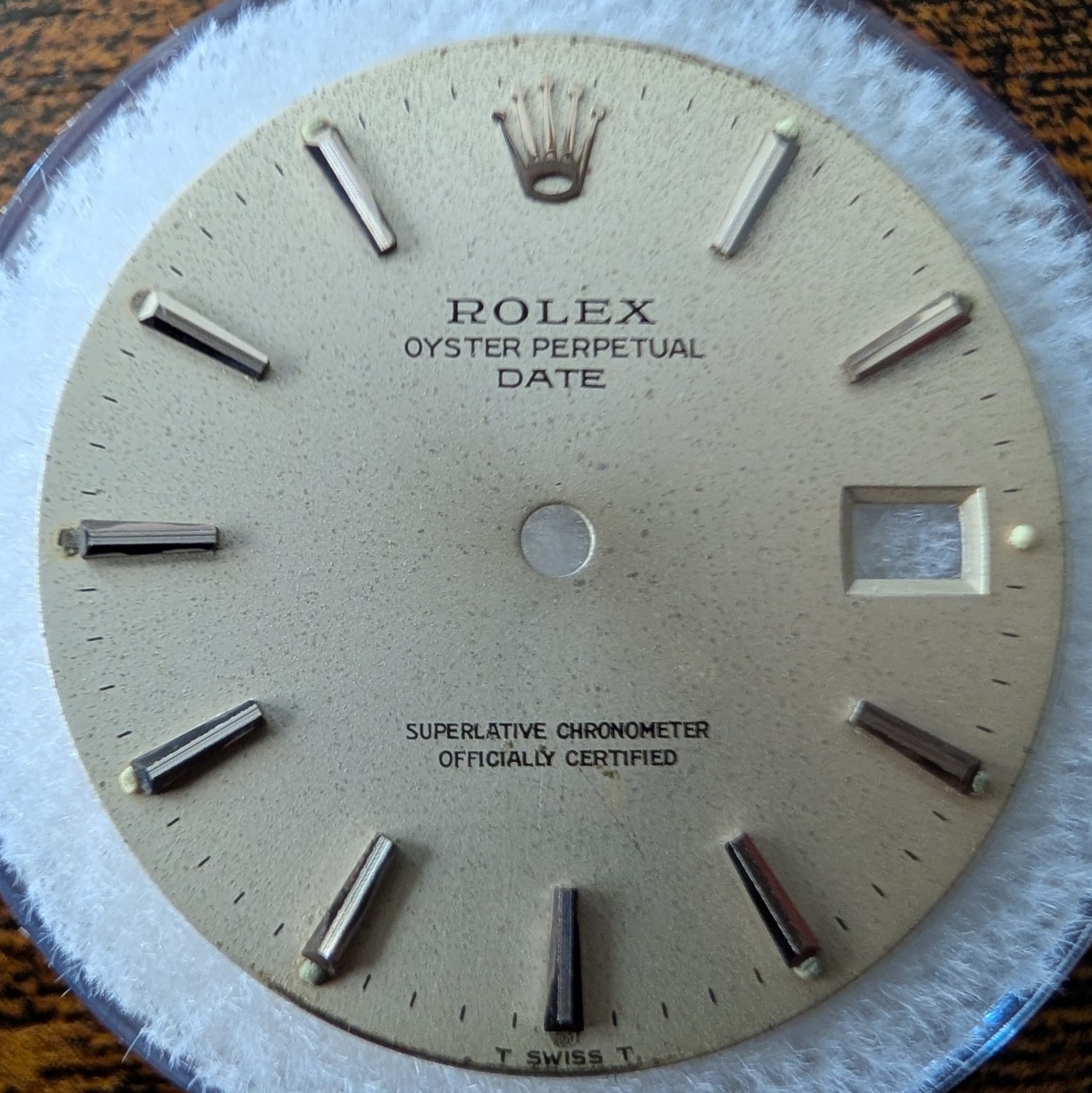 ROLEX OYSTER PERPETUAL DATE 34MM NON-QUICK DIAL – FAIR CONDITION 1500/1501