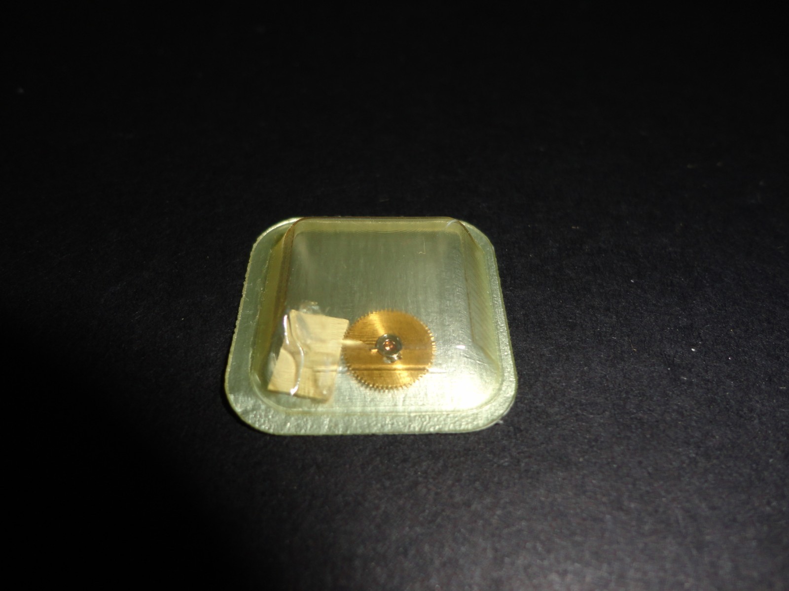 ROLEX 1565-8021 Date Wheel Mounted Watch Part NOS
