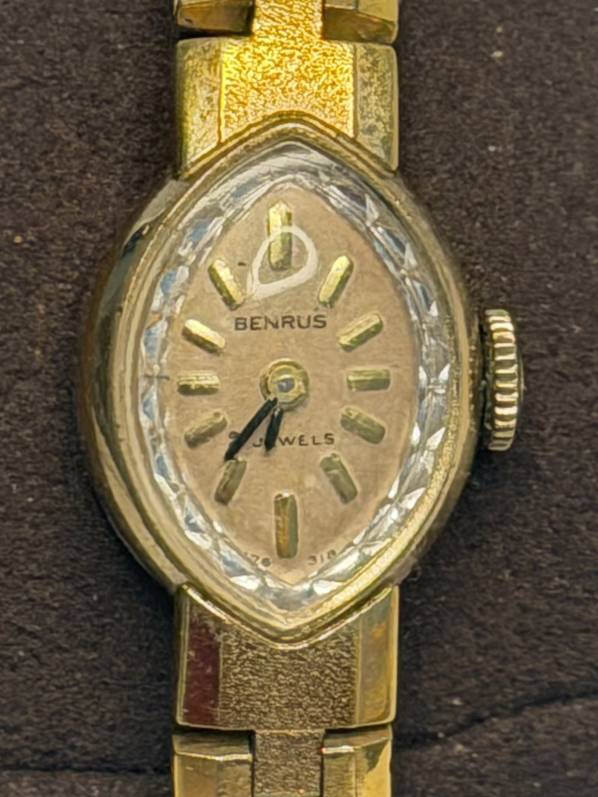 Benrus ladies dress watch, manual wind HM 4B81 movement, 21 Jewels. Keeps time.