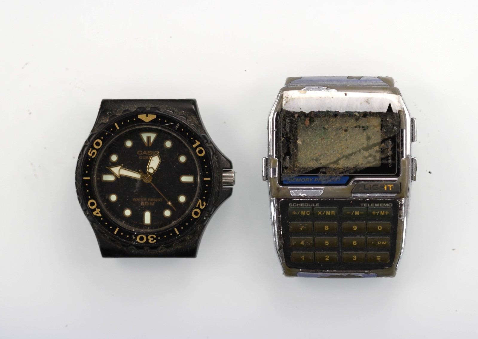 Casio Watch Men Data Bank 150 DBC-1500 MW-82 WR 50m Battery Quartz NON WORKING