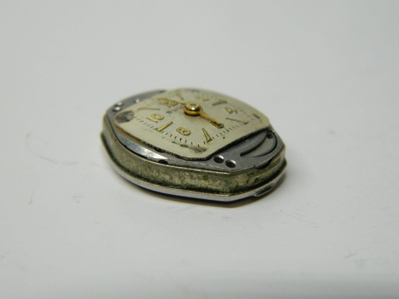 Vintage BULOVA 21 Jewels wind-up watch movement for parts or repair