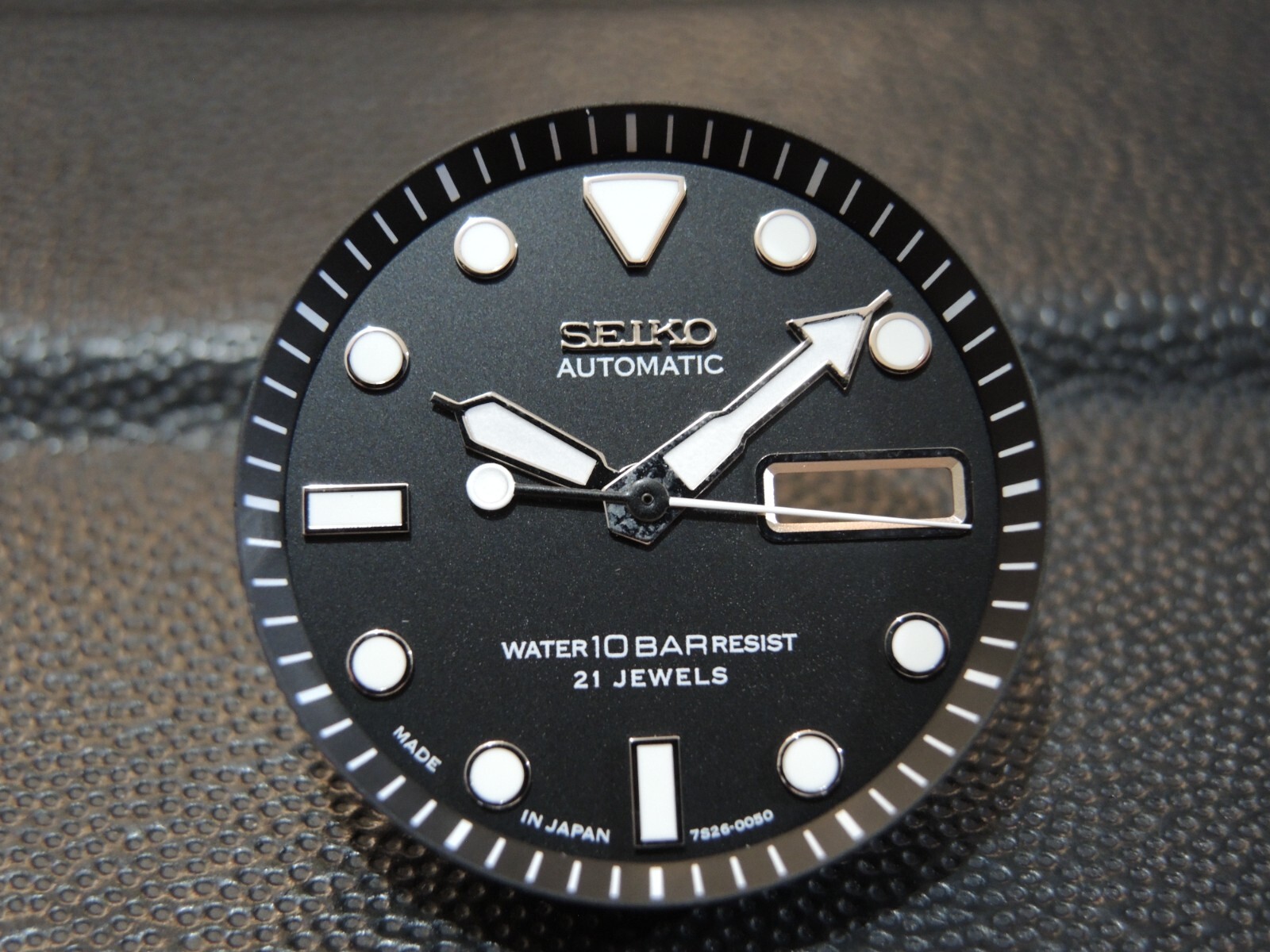 NEW BLACK DIAL, HANDS & M.T DAY/DATE 10BAR LARGE DIVERS SKX007-009 / NH36 /4R36
