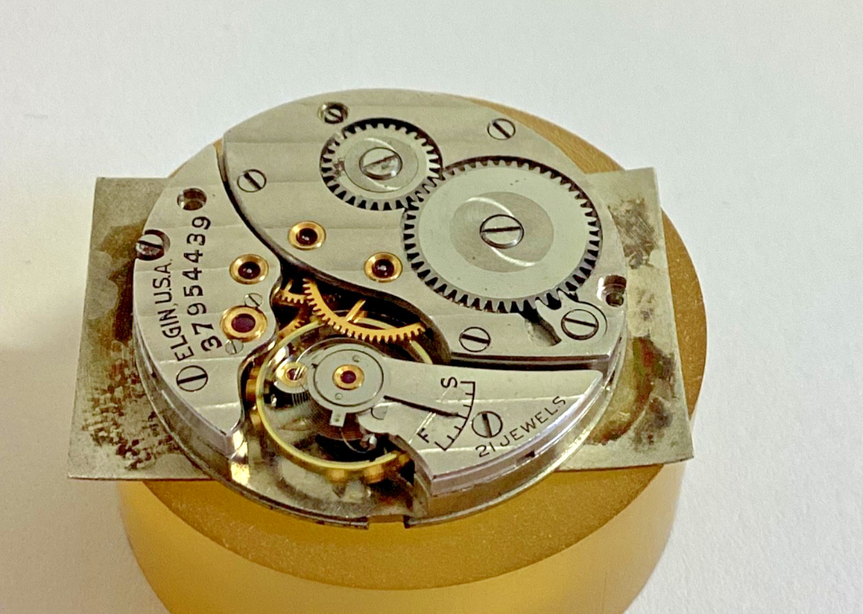 Vintage 1939 Elgin 8/0s Grade 531 21 Jewel Movement Runs Spare Parts Repair READ