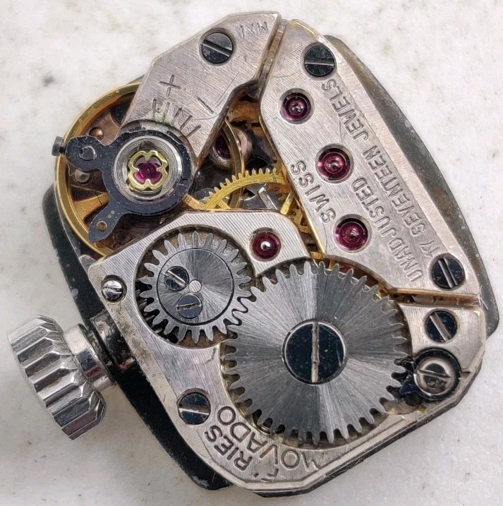 Vintage Movado Cal. 48 17 jewel watch movement Runs For Repair