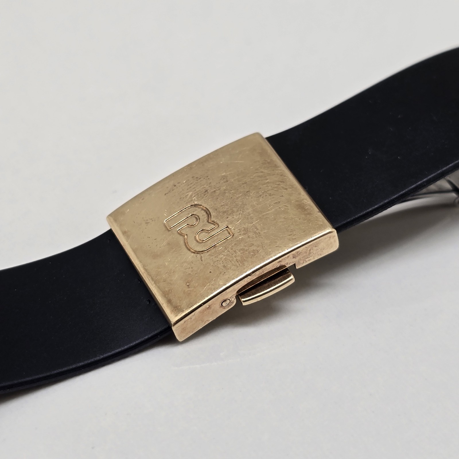 IWC PORSCHE DESIGN 3720 CHRONO WATCH 18K GOLD CLASP & STRAP (MINT & ORIGINAL)