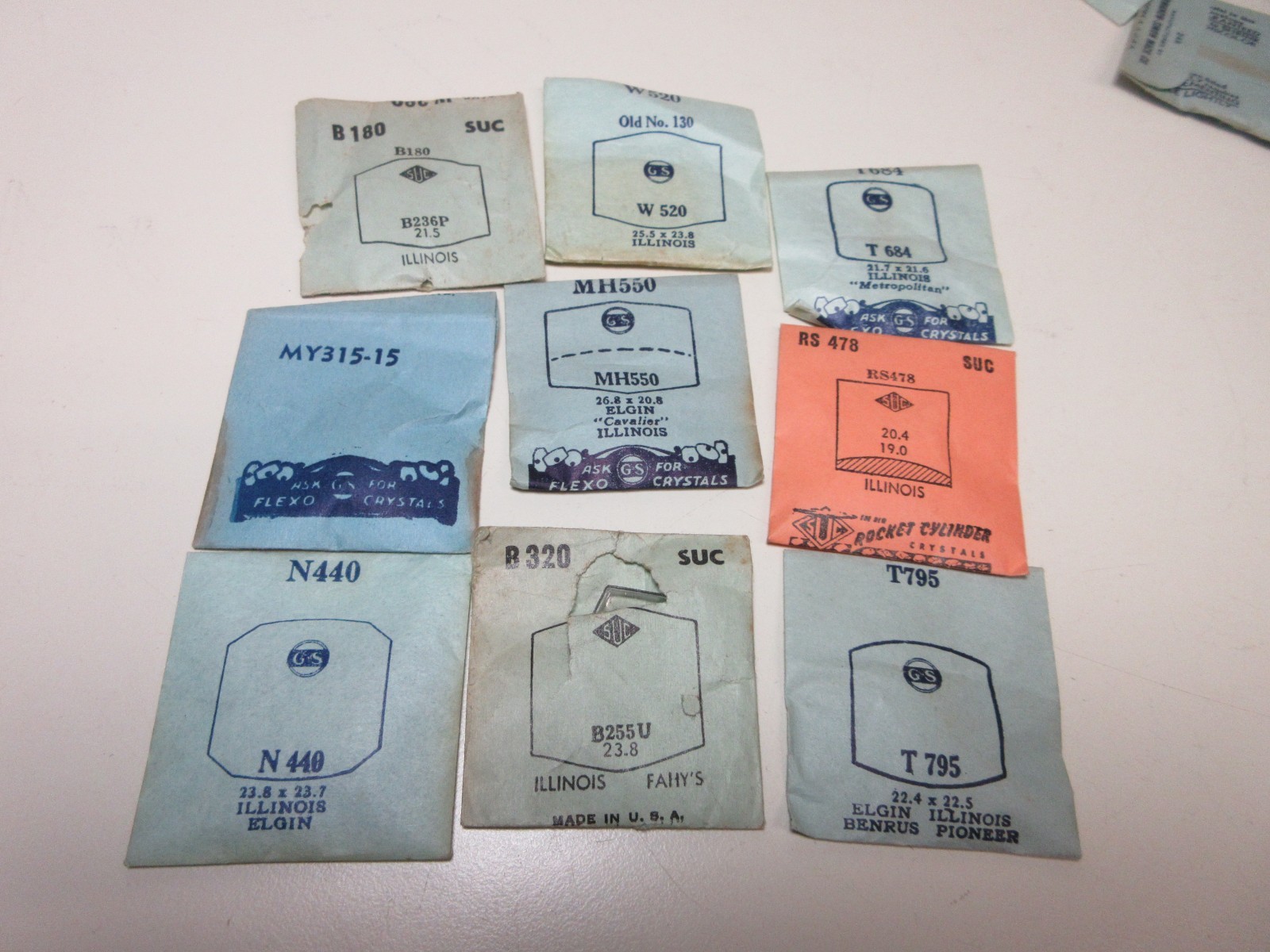 LOT OF G.S SUC MENS ILLINOIS WATCH CRYSTALS ASSORTED NEW OLD STOCK FLEXO #213