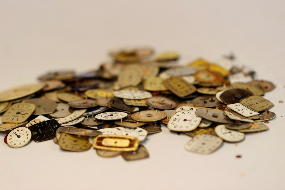 Lot of Vintage Watch Parts – Dials, Gears, Hands – 102g for Repair or Steampunk